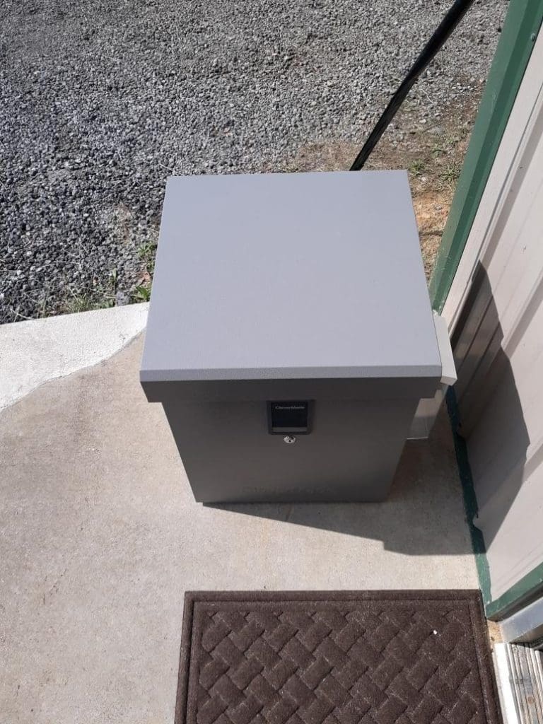 Tigers Eye Self Storage lock kiosk closed